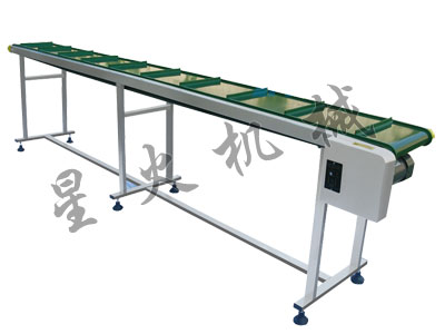 綠色導(dǎo)條輸送機